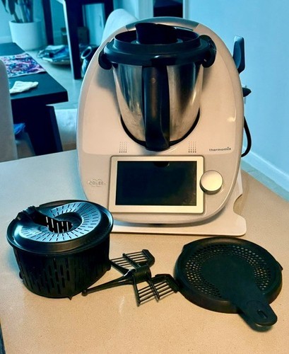 Barely used thermomix tm6 with - barely,